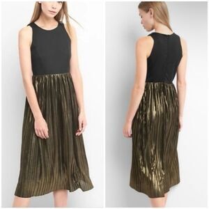 GAP Black Ponte & Gold Metallic Pleated Midi Dress